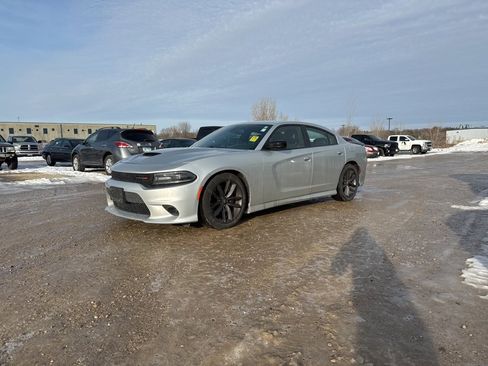 Used 2019 Dodge Charger GT image 3