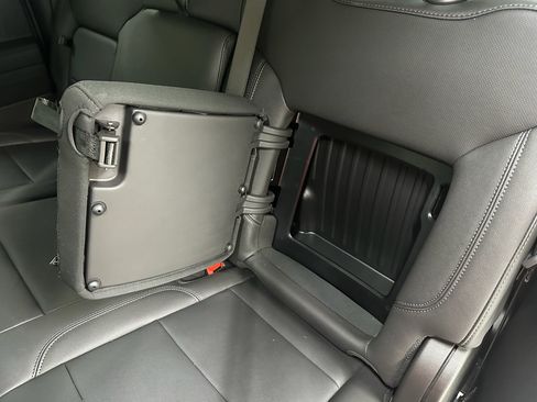 Used 2025 GMC Sierra 1500 SLT w/ SLT Convenience Package image 37