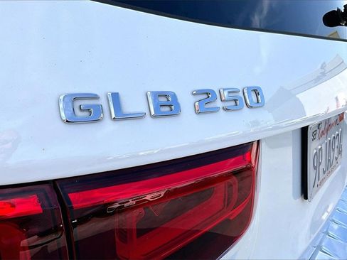 Used 2023 Mercedes-Benz GLB 250 w/ Premium Package image 22