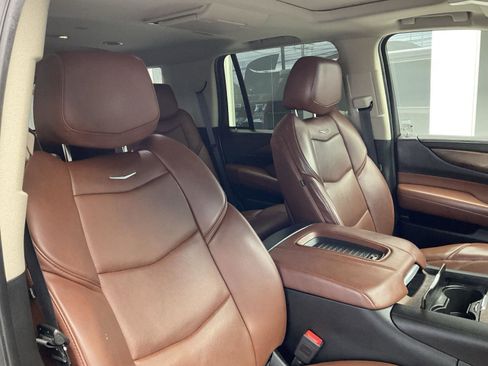 Used 2018 Cadillac Escalade Premium Luxury image 14