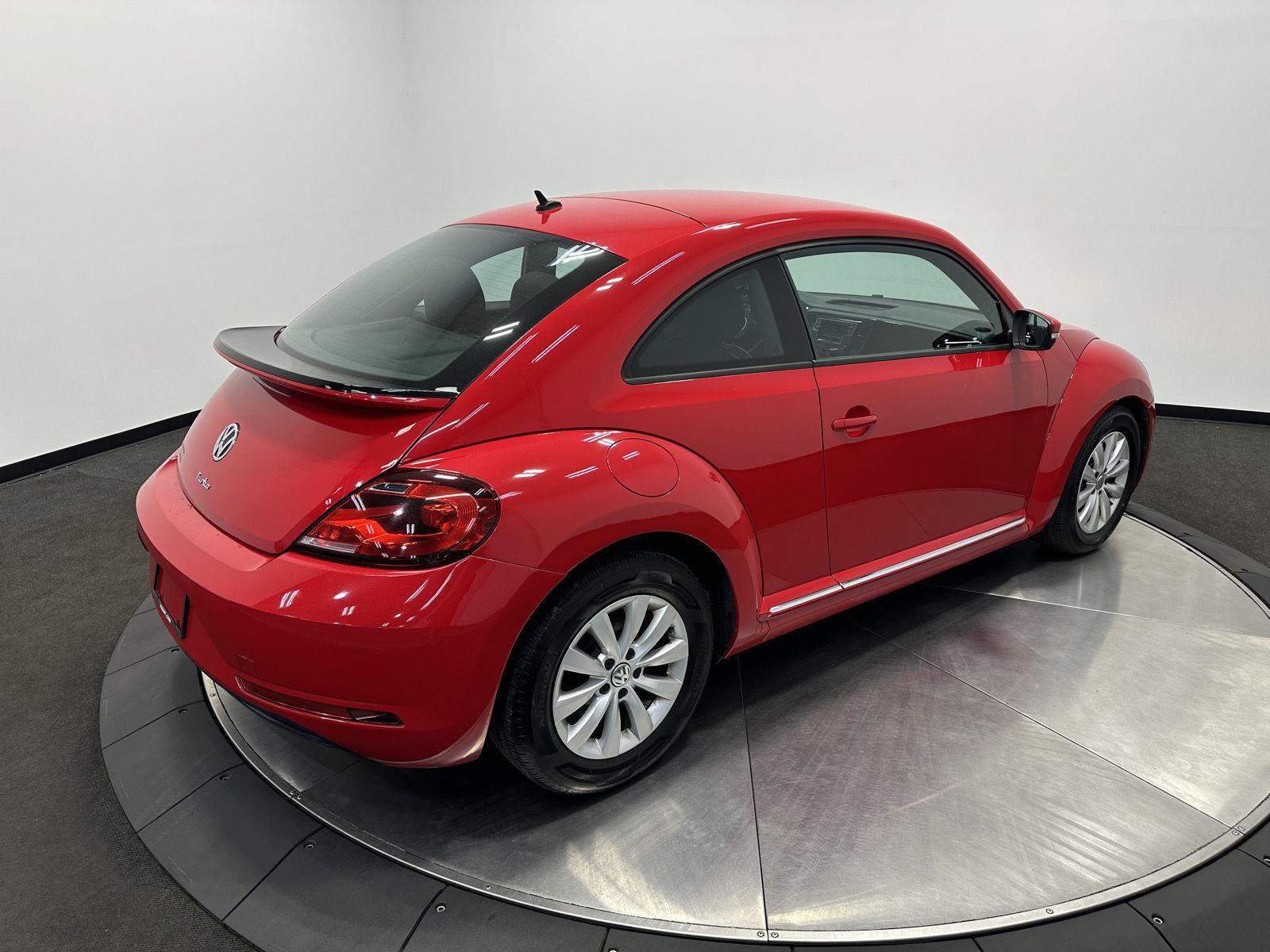 Used 2019 Volkswagen Beetle 2.0T FWD image 7