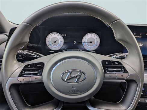 Used 2023 Hyundai Elantra SEL w/ Convenience Package image 28