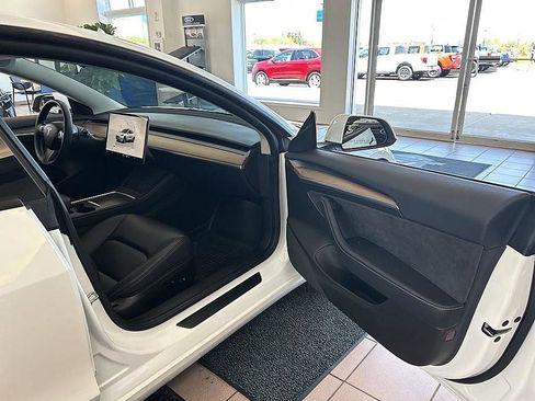 Used 2022 Tesla Model 3 Long Range AWD/4WD image 24