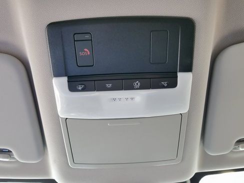 Used 2025 Nissan Rogue SV image 29