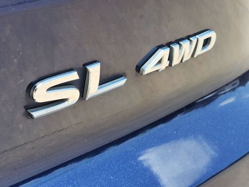 Used 2023 Nissan Pathfinder SL AWD/4WD image 8