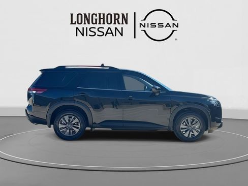 New 2025 Nissan Pathfinder SV w/ Black Appearance Package image 8