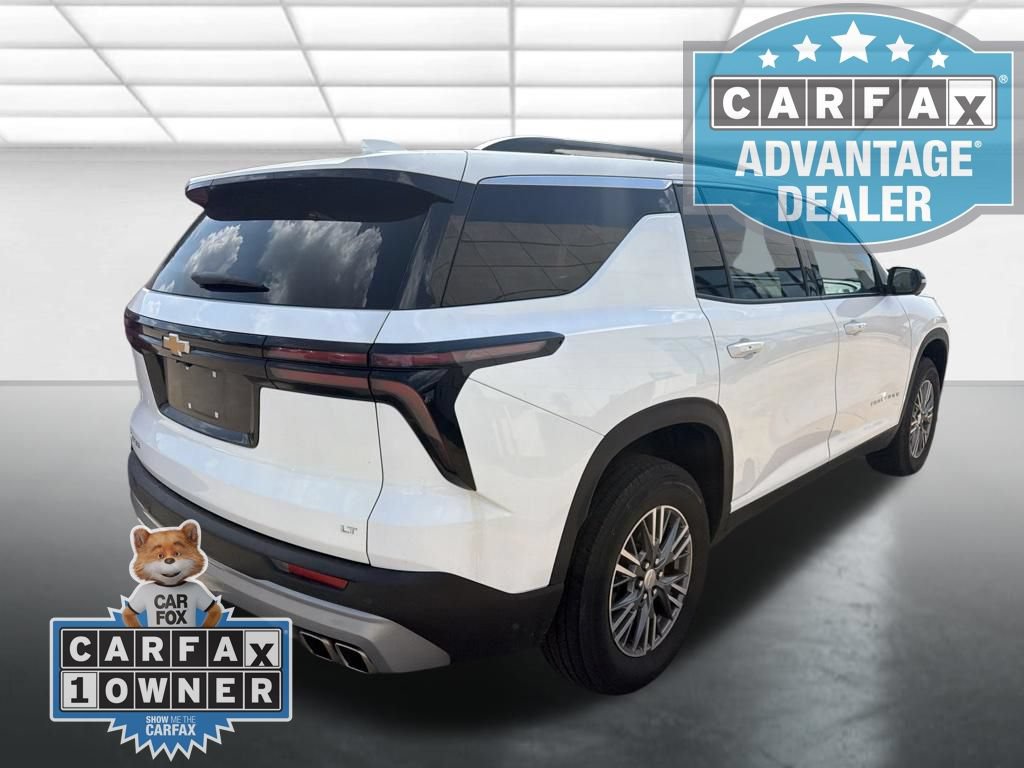 Used 2024 Chevrolet Traverse LT FWD image 2