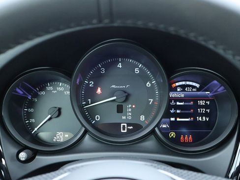 New 2026 Porsche Macan image 26