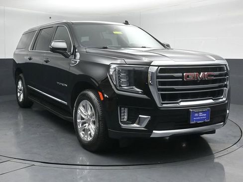 Used 2023 GMC Yukon XL SLT w/ SLT Premium Package AWD/4WD image 6