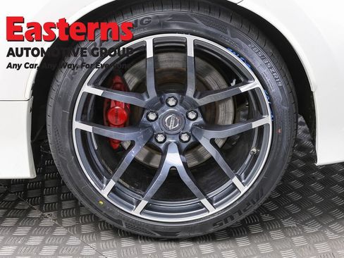 Used 2020 Nissan 370Z NISMO RWD image 8