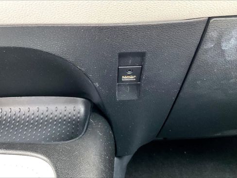 Used 2020 Toyota Corolla SE image 32