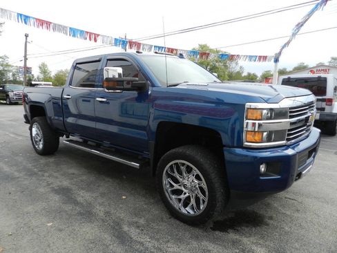 Used 2015 Chevrolet Silverado 2500 High Country w/ Duramax Plus Package image 5