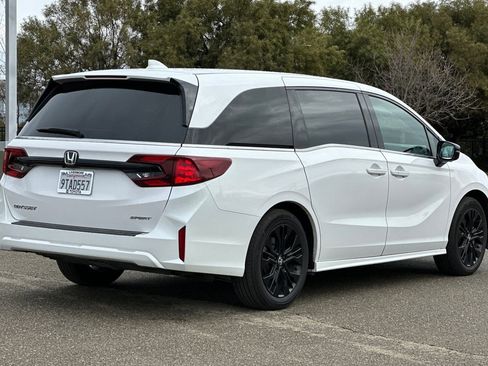 Used 2025 Honda Odyssey Sport-L image 4
