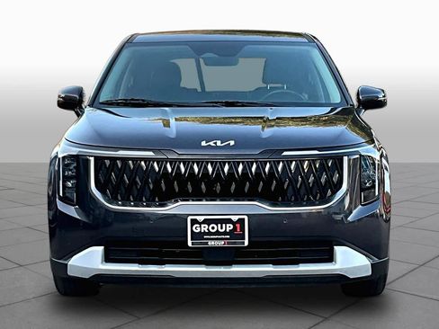 Used 2025 Kia Carnival FWD image 4