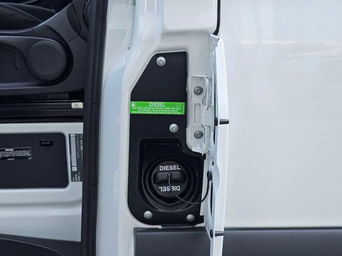 Used 2025 Mercedes-Benz Sprinter 2500 image 21