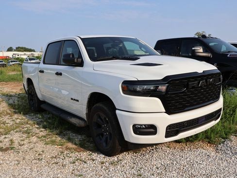 New 2026 RAM 1500 Express AWD/4WD image 13