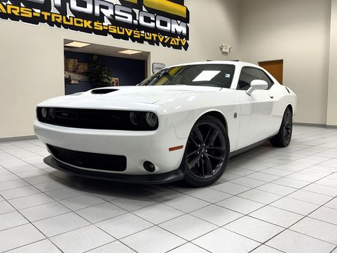 Used 2019 Dodge Challenger R/T Scat Pack w/ Plus Package image 2