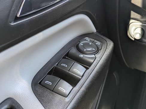 Used 2019 Chevrolet Equinox LS w/ LS Convenience Package FWD image 23