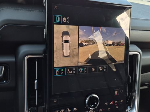New 2026 GMC Yukon Denali w/ Advanced Technology Package AWD/4WD image 16