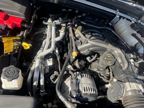 Used 2023 Jeep Gladiator Sport image 31