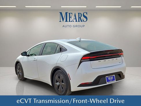 Used 2025 Toyota Prius LE FWD image 4