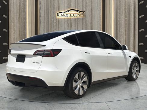 Used 2023 Tesla Model Y Long Range AWD/4WD image 7