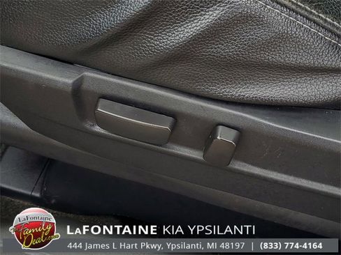 Used 2016 Mitsubishi Outlander SEL image 12