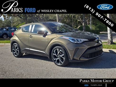 Used 2021 Toyota C-HR XLE image 1