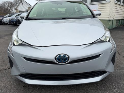 Used 2017 Toyota Prius Two image 11