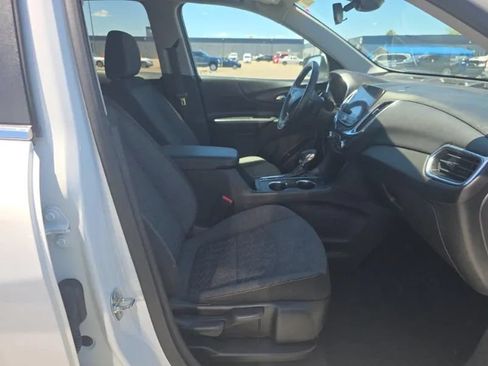 Used 2023 Chevrolet Equinox LT AWD/4WD image 16