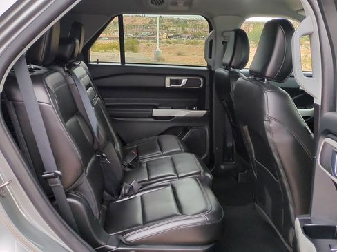 Used 2022 Ford Explorer XLT w/ Equipment Group 202A image 29