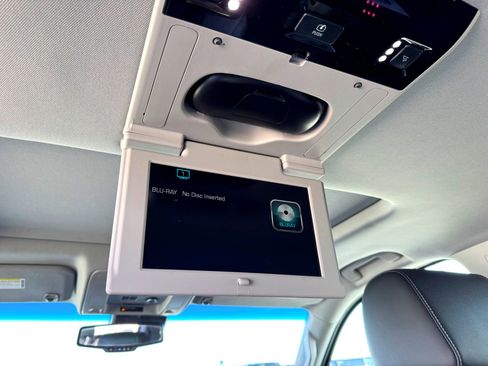 Used 2019 Chevrolet Tahoe LT image 24