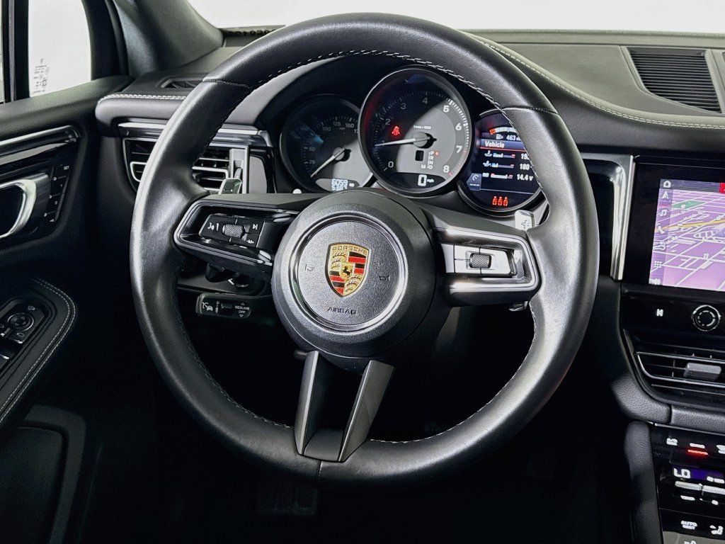 Used 2024 Porsche Macan AWD/4WD image 12