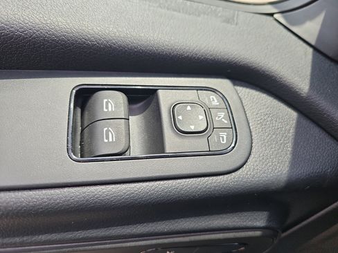 Used 2025 Mercedes-Benz Sprinter 2500 image 29