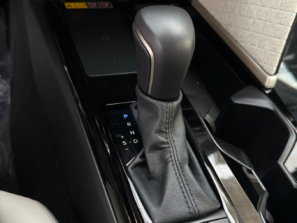 Used 2025 Toyota Camry XLE FWD image 27