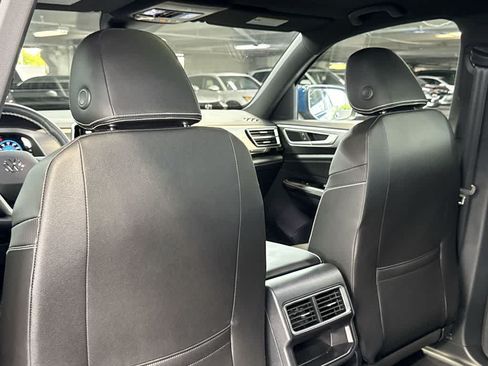 Used 2026 Volkswagen Atlas Cross Sport SE FWD image 23