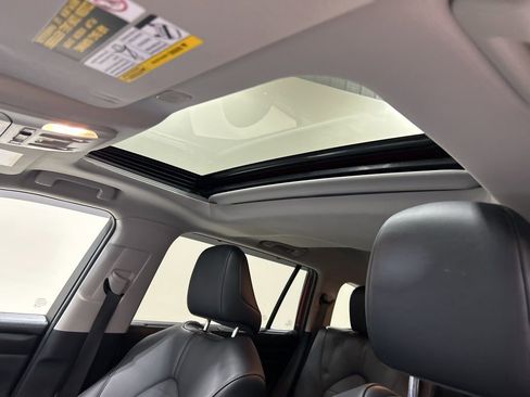 Used 2024 Toyota Highlander XLE image 22
