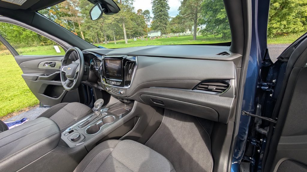 Used 2023 Chevrolet Traverse LT AWD/4WD image 23