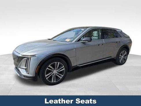 Used 2024 Cadillac Lyriq Luxury image 2