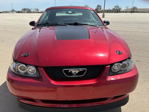 Used 2004 Ford Mustang 2dr CONVERTIBLE V6 image 3