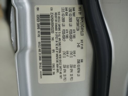 Used 2005 Chrysler Pacifica Touring FWD image 26