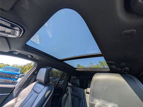 Used 2023 Jeep Grand Cherokee Overland w/ Luxury Tech Group IV image 31