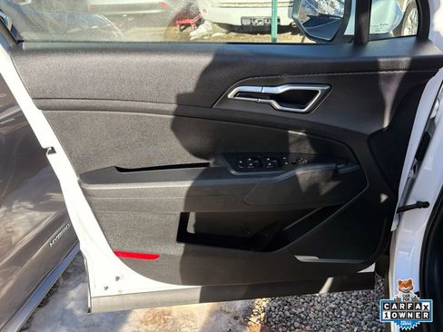 Certified 2025 Kia Sportage LX image 14