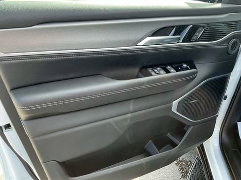 New 2026 Jeep Grand Wagoneer 4WD image 30