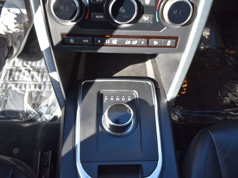 Used 2018 Land Rover Discovery Sport SE image 23