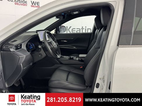 Certified 2024 Toyota Venza XLE image 16