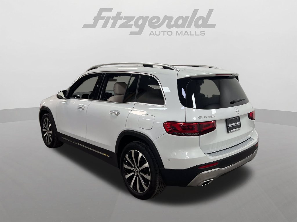 Used 2023 Mercedes-Benz GLB 250 4MATIC image 3