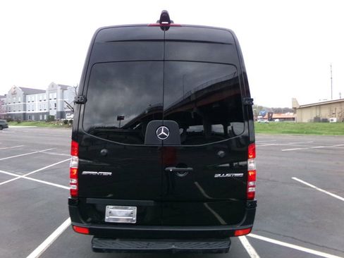 Used 2015 Mercedes-Benz Sprinter 2500 image 7