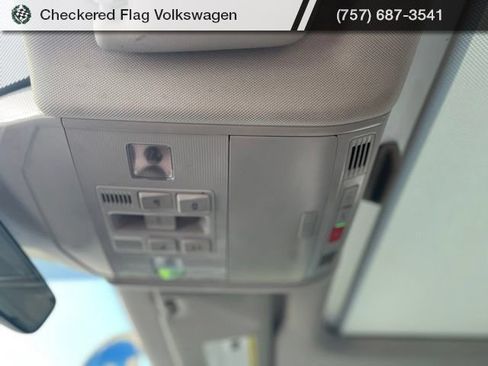 Used 2025 Volkswagen Jetta SE FWD image 20