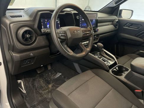 Used 2023 Chevrolet Colorado Trail Boss w/ Advanced Trailering Package image 2